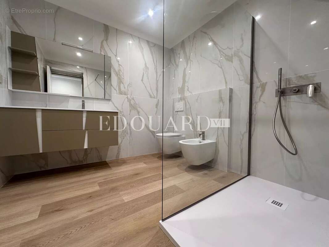 Appartement à ROQUEBRUNE-CAP-MARTIN