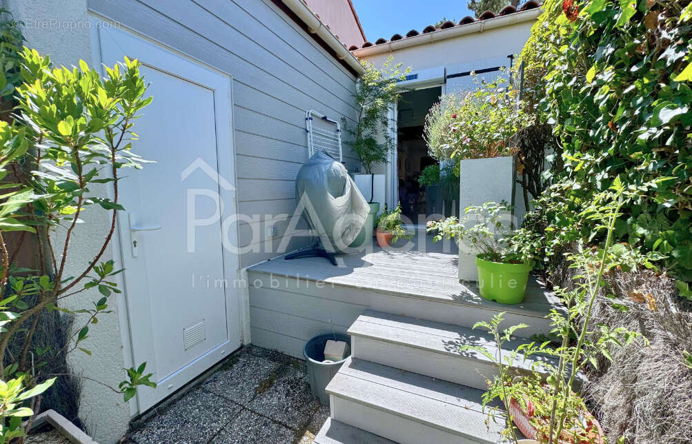 Ravissant appartement rénové avec jardin - photo 13