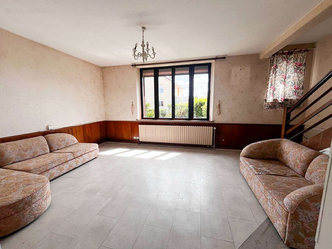 Maison à BROUSSY-LE-GRAND