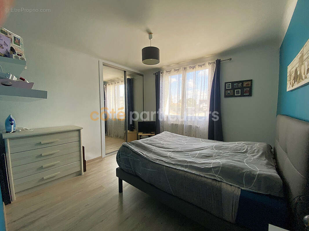 Maison à SAINT-LAURENT-SUR-SEVRE