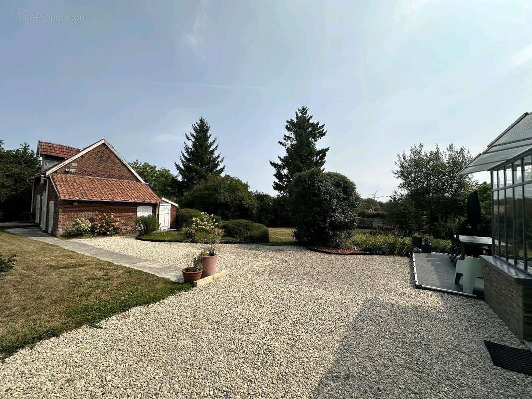 Maison à ETRICOURT-MANANCOURT