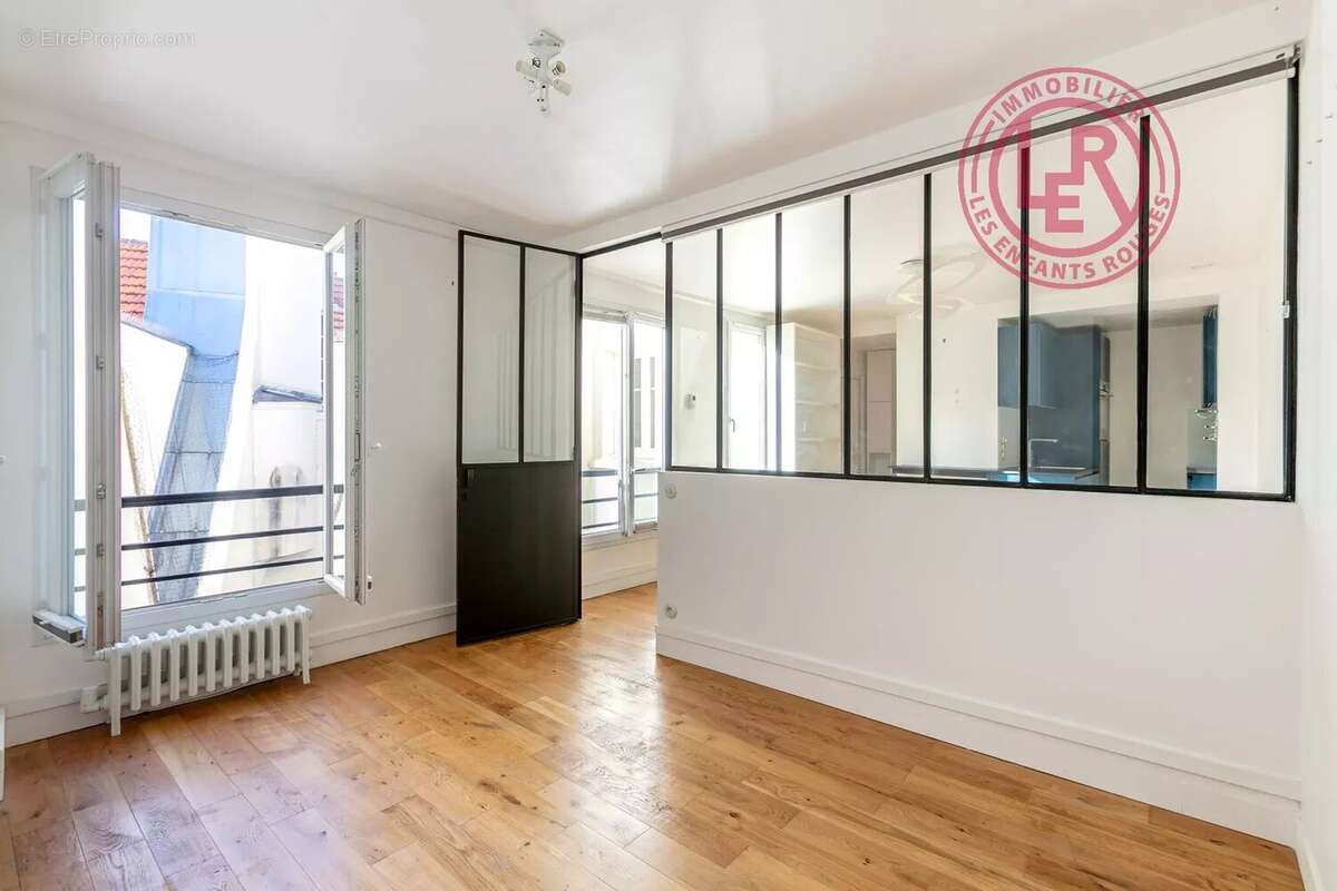 Appartement à PARIS-3E