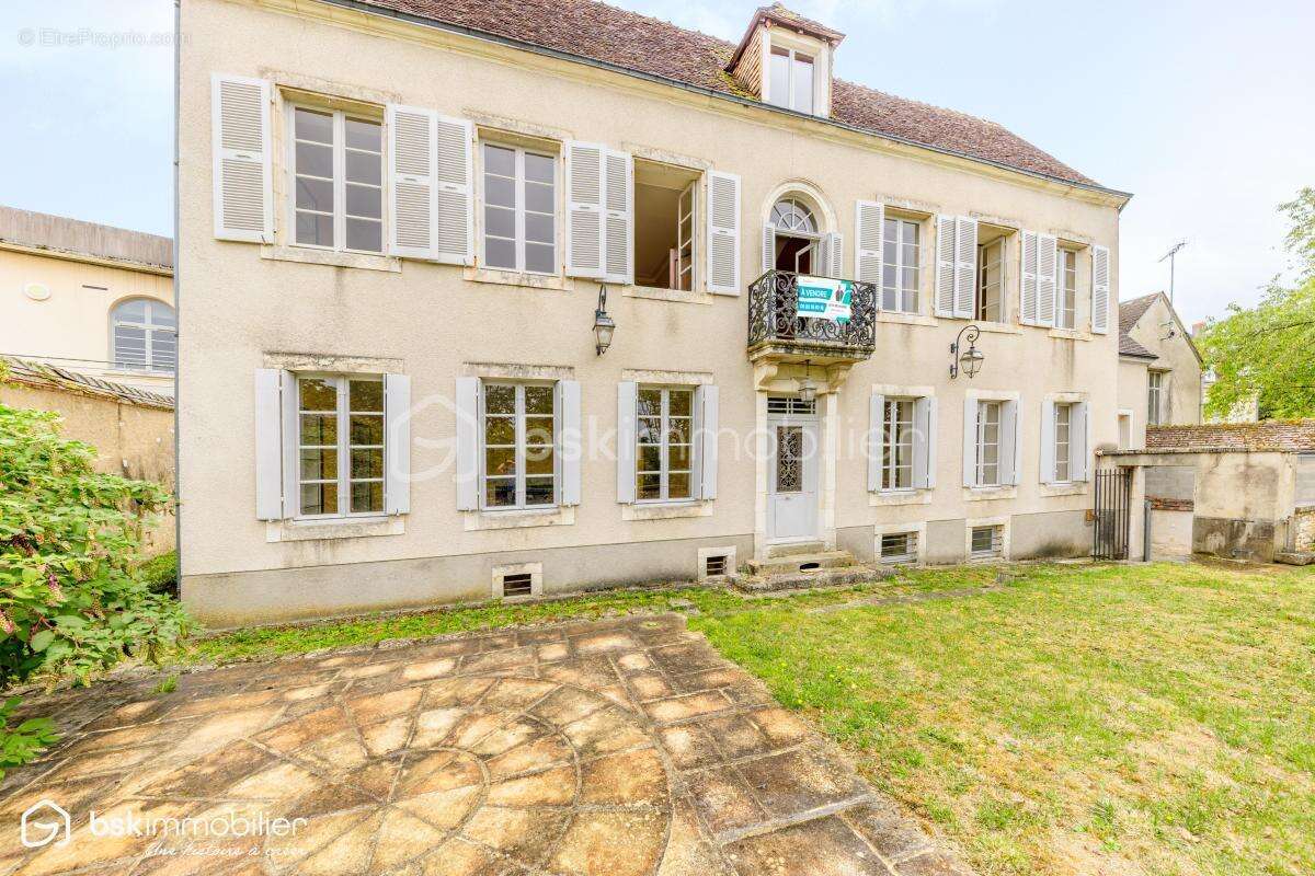 Maison de caractère 326 m² – Hyper-centre Châteauroux – Gros potentiel - photo 22