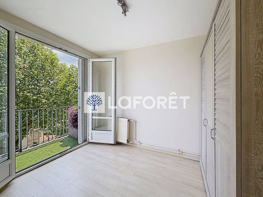 Appartement à SAINT-NOM-LA-BRETECHE