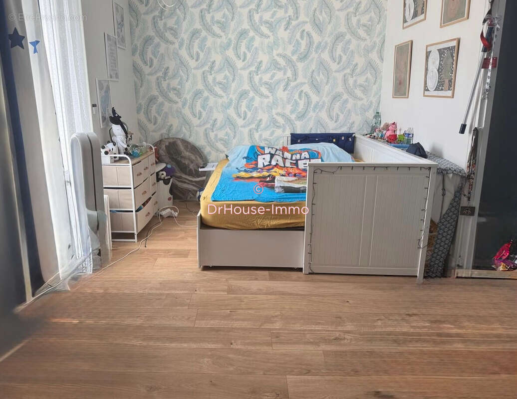 Maison à SAINT-PIERRE-LES-NEMOURS