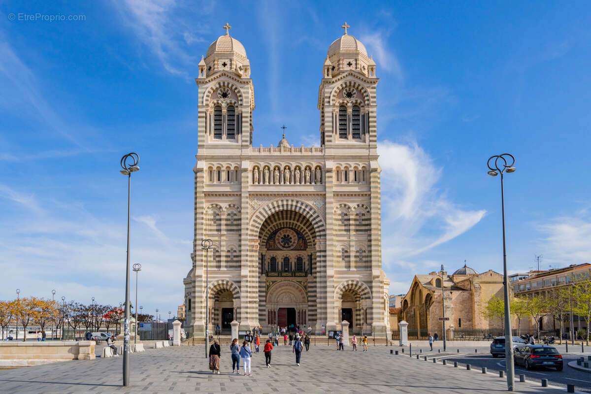 Appartement à MARSEILLE-2E