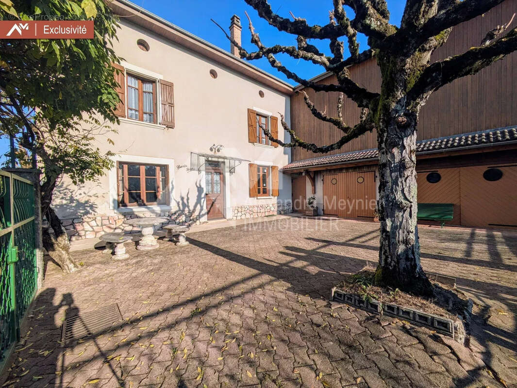 Maison à SAINT-JUST-DE-CLAIX