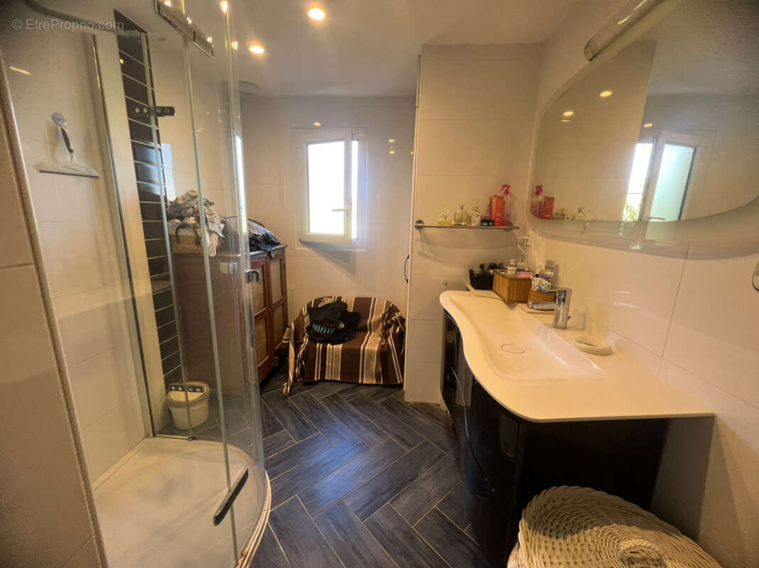 Maison à MIRIBEL-LES-ECHELLES