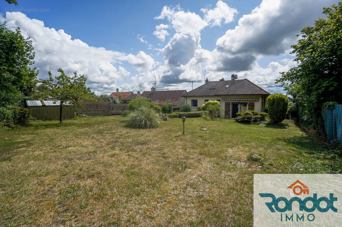 Maison à BOURBERAIN