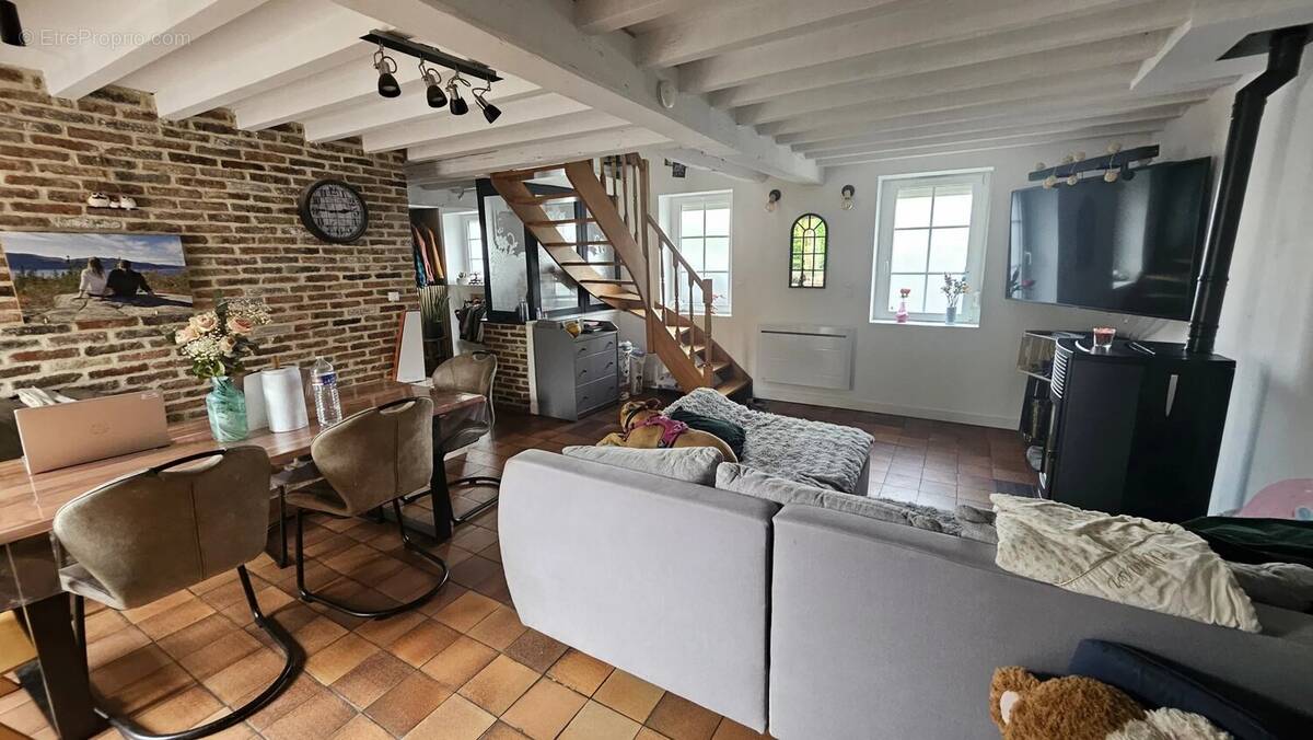 Maison à NEUVILLE-EN-FERRAIN