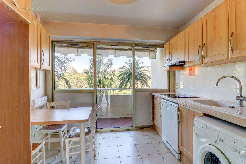 Appartement à MANDELIEU-LA-NAPOULE
