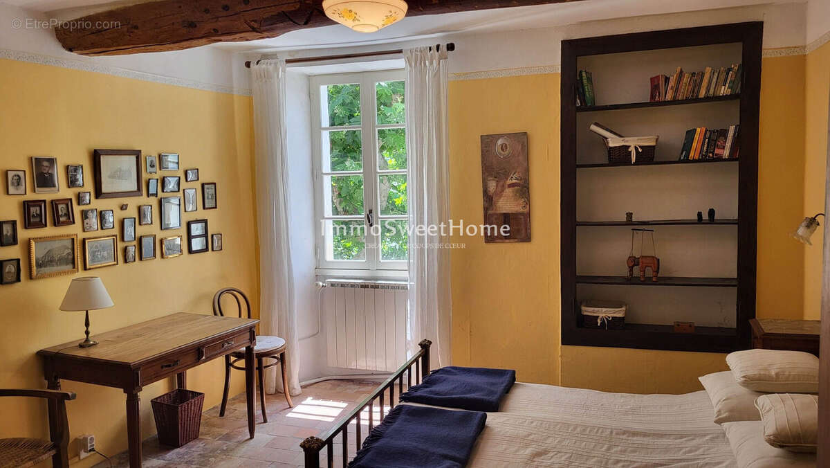 Maison à MIRABEL-AUX-BARONNIES