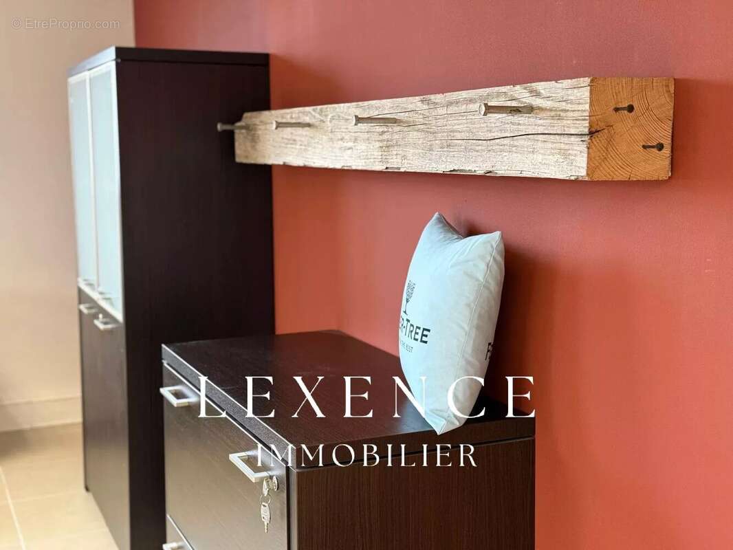 Commerce à EGUILLES