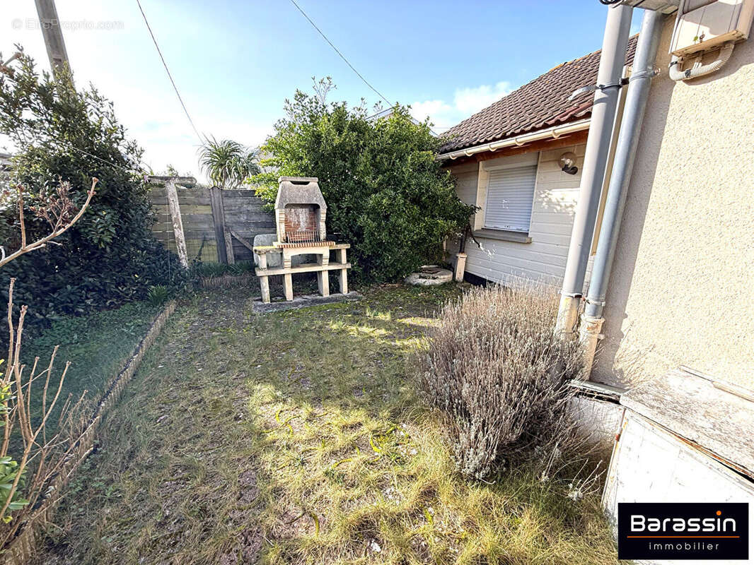 Maison à AGON-COUTAINVILLE