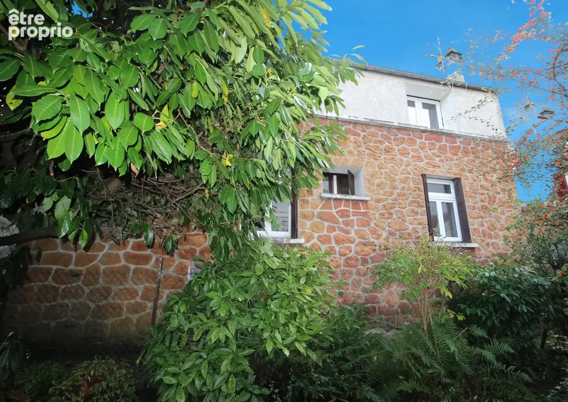 À Brunoy, dans un secteur agréable, découvrez cette maison pleine de potentiel d’environ 48 m2, édifiée sur un - photo 3