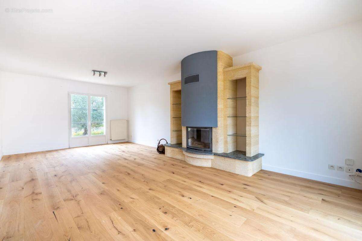 Maison à SAINT-LEGER-EN-YVELINES