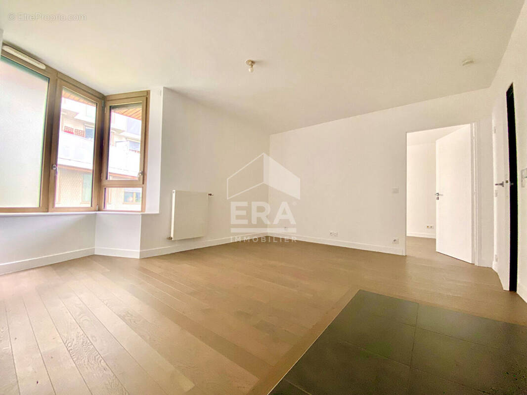 Appartement à PARIS-19E