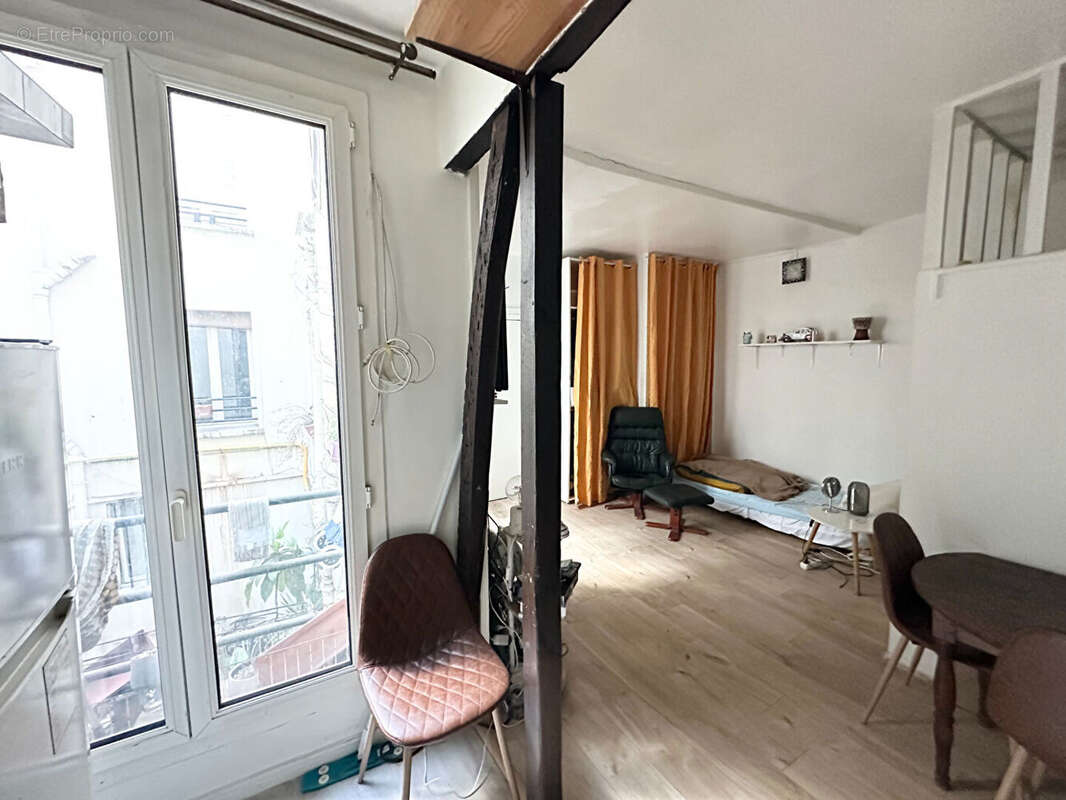 Appartement à PARIS-18E