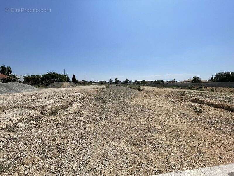 Terrain 306 m² à Pia  - photo 6