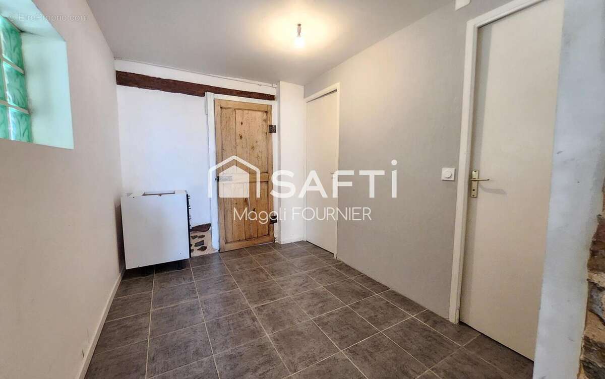 Maison 75 m² à Ballots  - photo 4