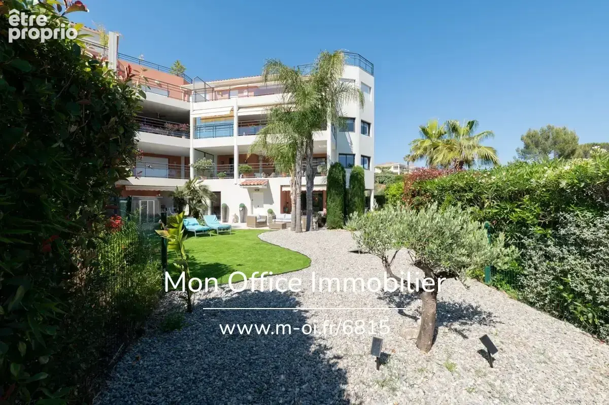 Référence : 6815-SIC. - Grand appartement avec magnifique jardin - photo 12