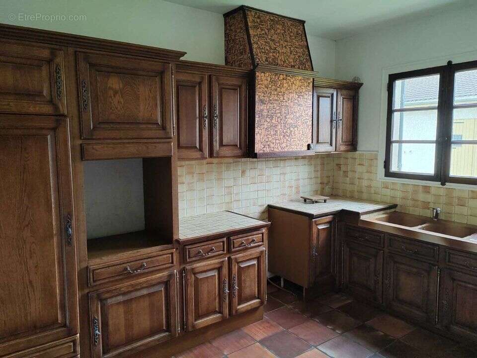 Saint Sauveur- 2 chambres- terrain 2133m²- Calme- proximité - Maison à SAINT-SAUVEUR