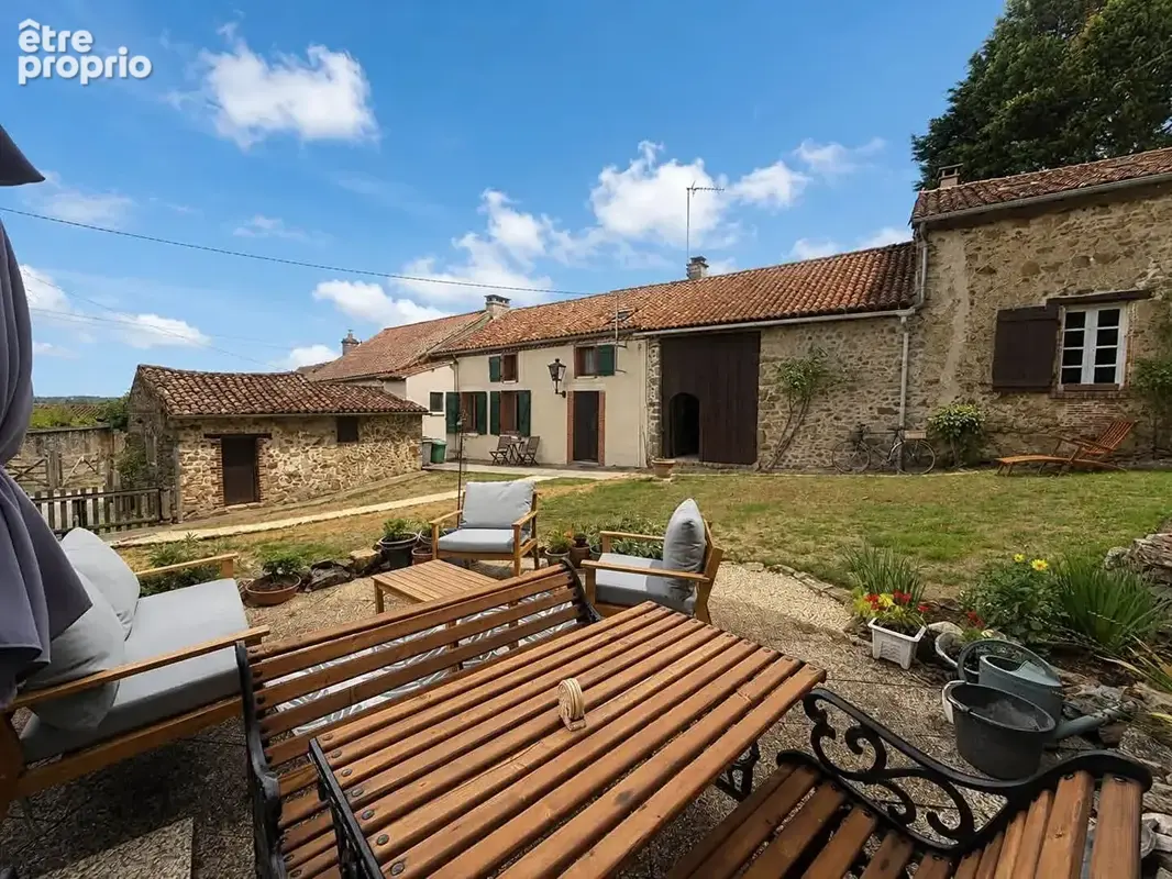Maison à MAGNAC-LAVAL