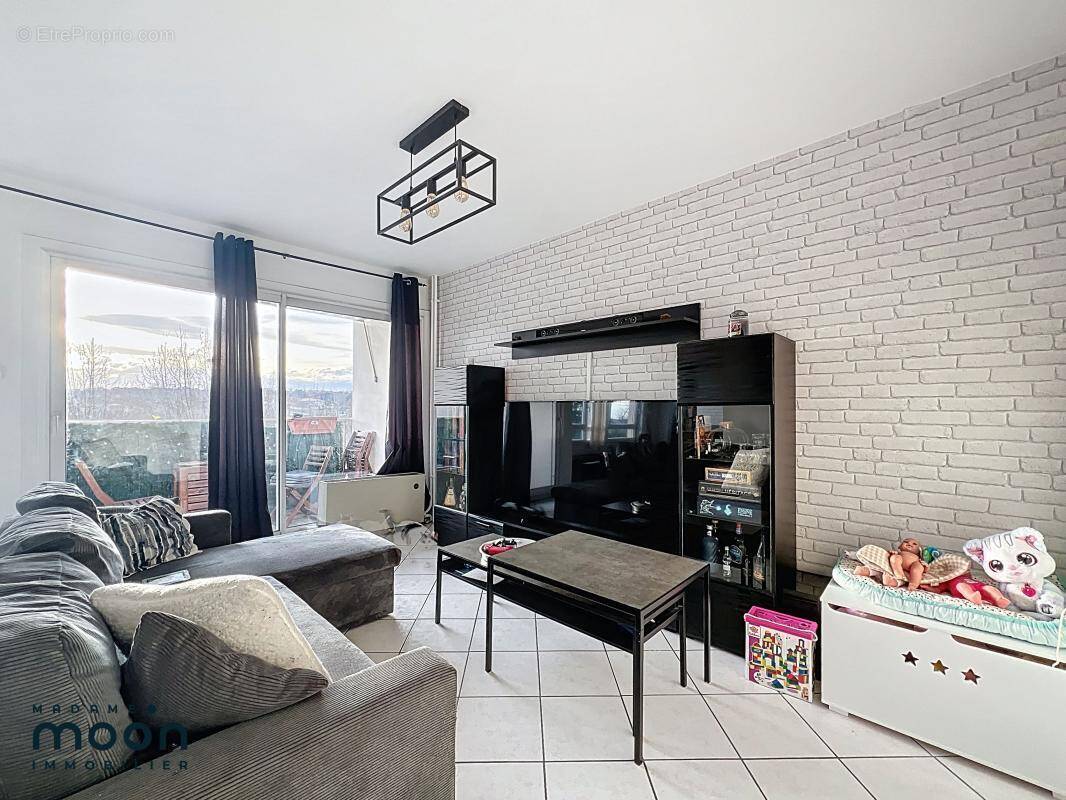 Appartement à OULLINS