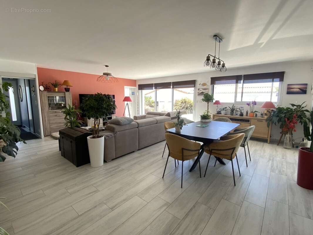 Maison 164 m² à Brem-Sur-Mer  - photo 7
