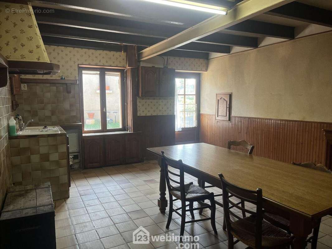 Une cuisine / salle à manger de 24 m2, - Maison à BENASSAY