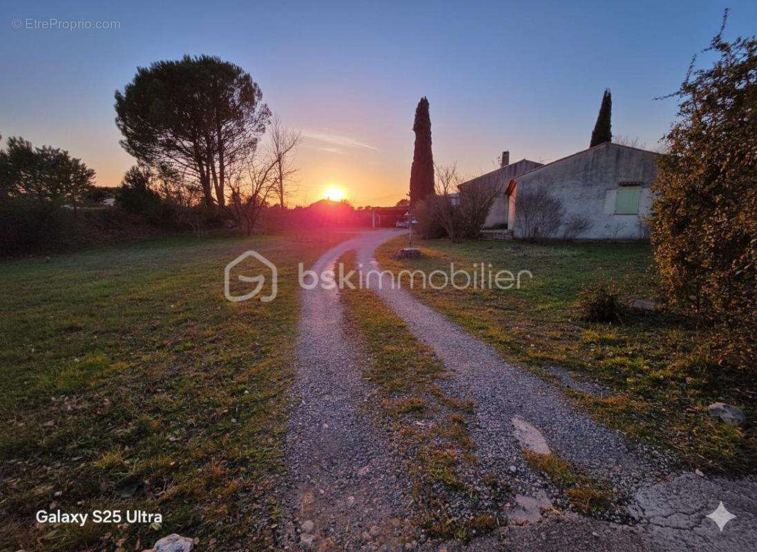 Commerce à TOURRETTES