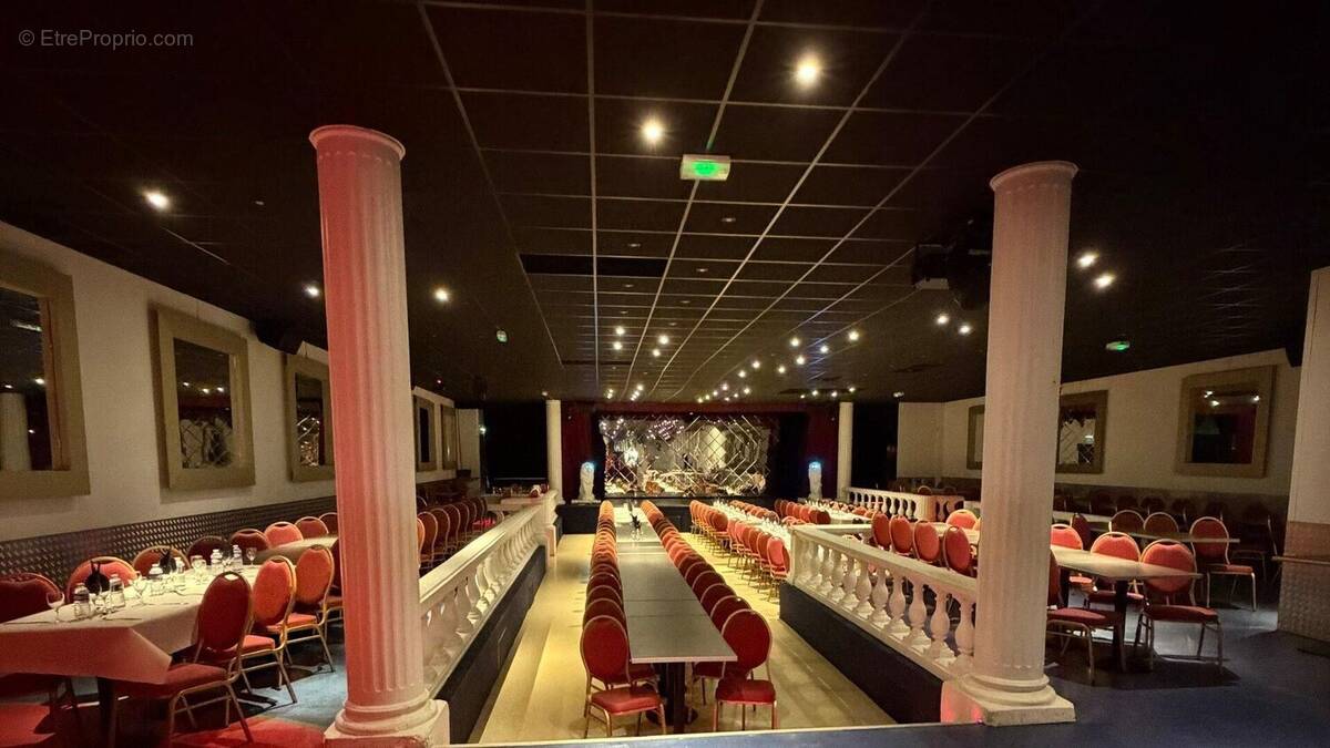 Photo 1 - Commerce à VITOT