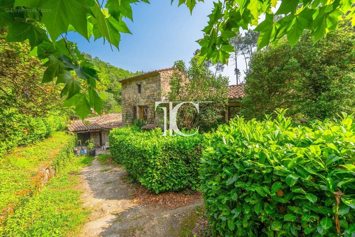 Moulin du xviiieme 324m² habitables 5,7ha de terrain - photo 24