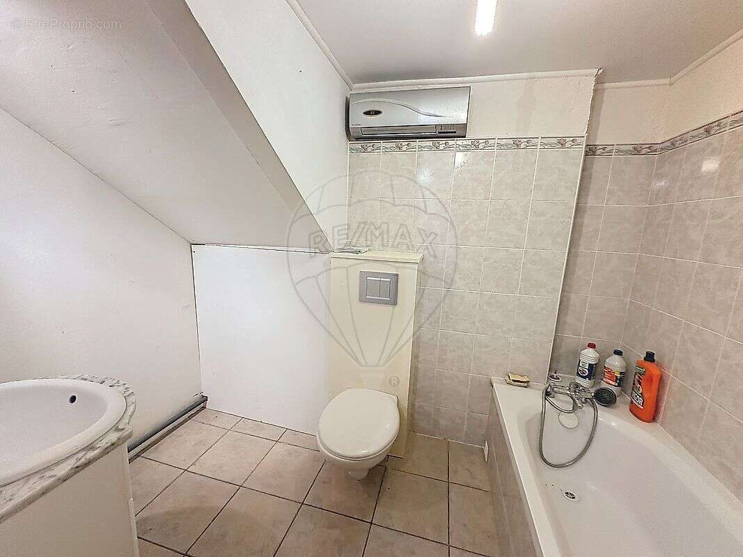 Maison à SAINTE-ANASTASIE