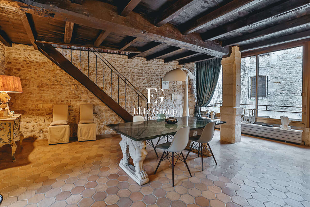 Maison à CHATEAUNEUF-SUR-CHARENTE