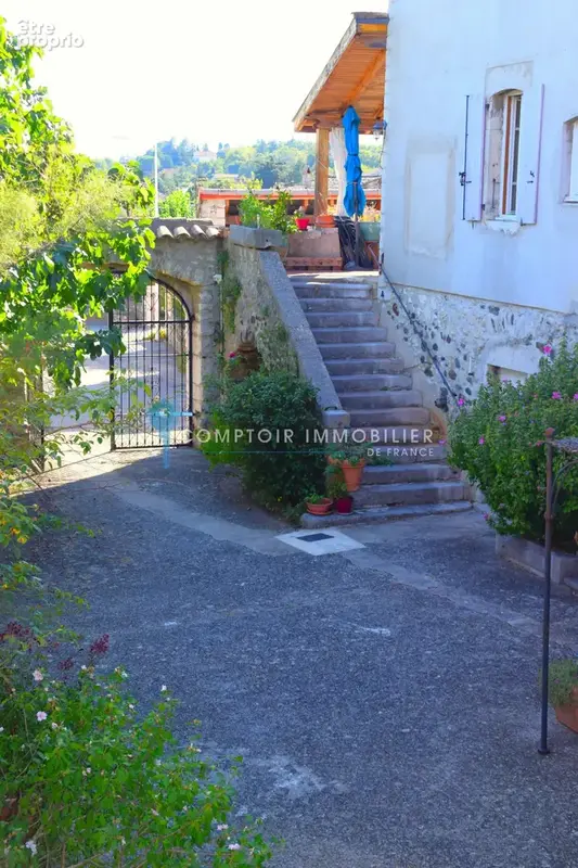 Dépt. 07 - A VENDRE à LAVILLEDIEU - Grand Mas de 530 m2 avec 7 appartements loués - Parcelle de 1600 m2. Inves - photo 22