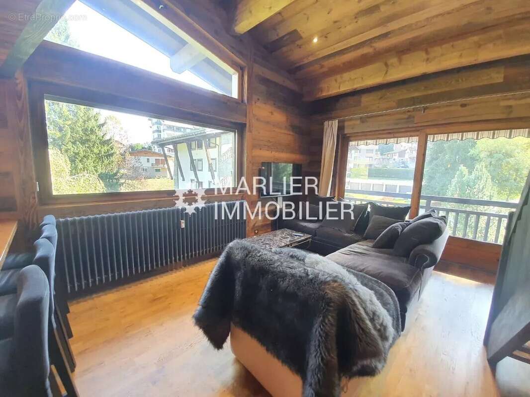ROCHEBRUNE - F4 DE 87,96 M² (Dont 62,93 m² LC) - photo 3