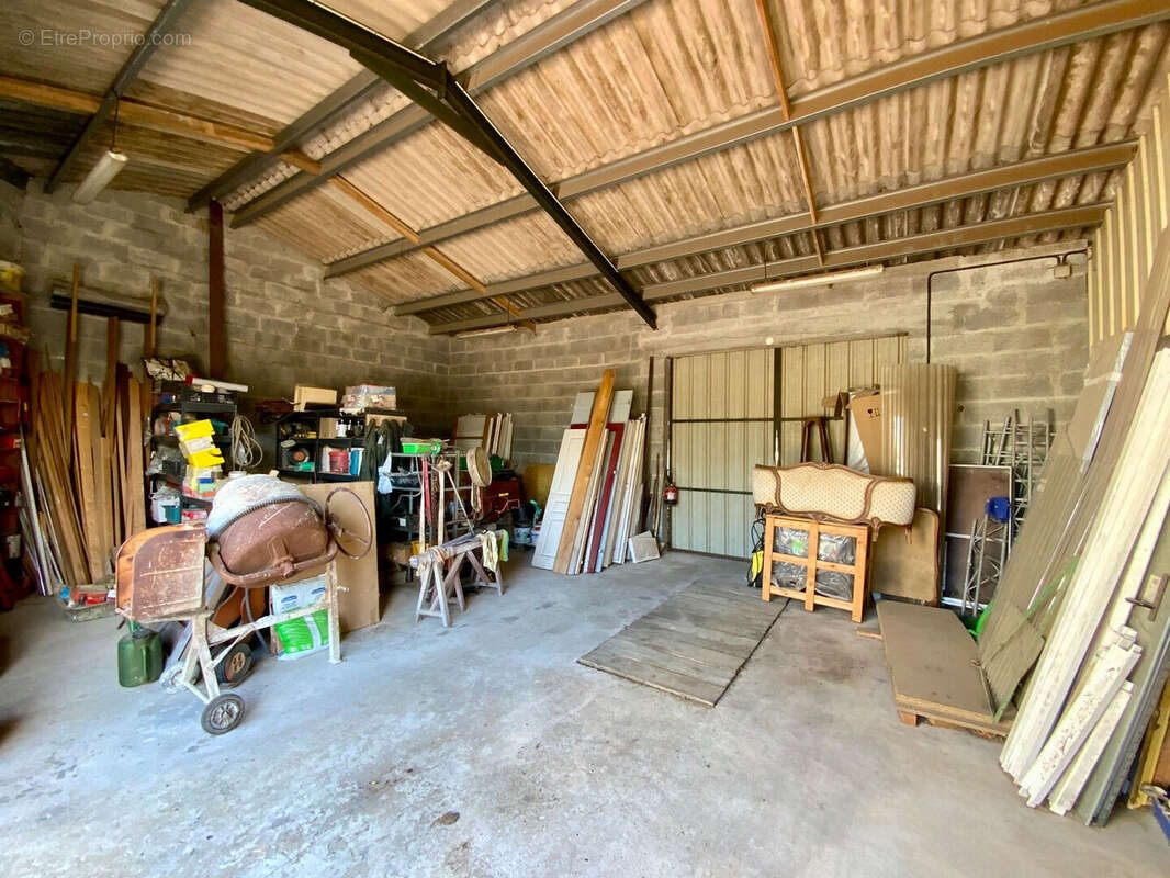 Maison à SAINT-GENIS-DE-SAINTONGE