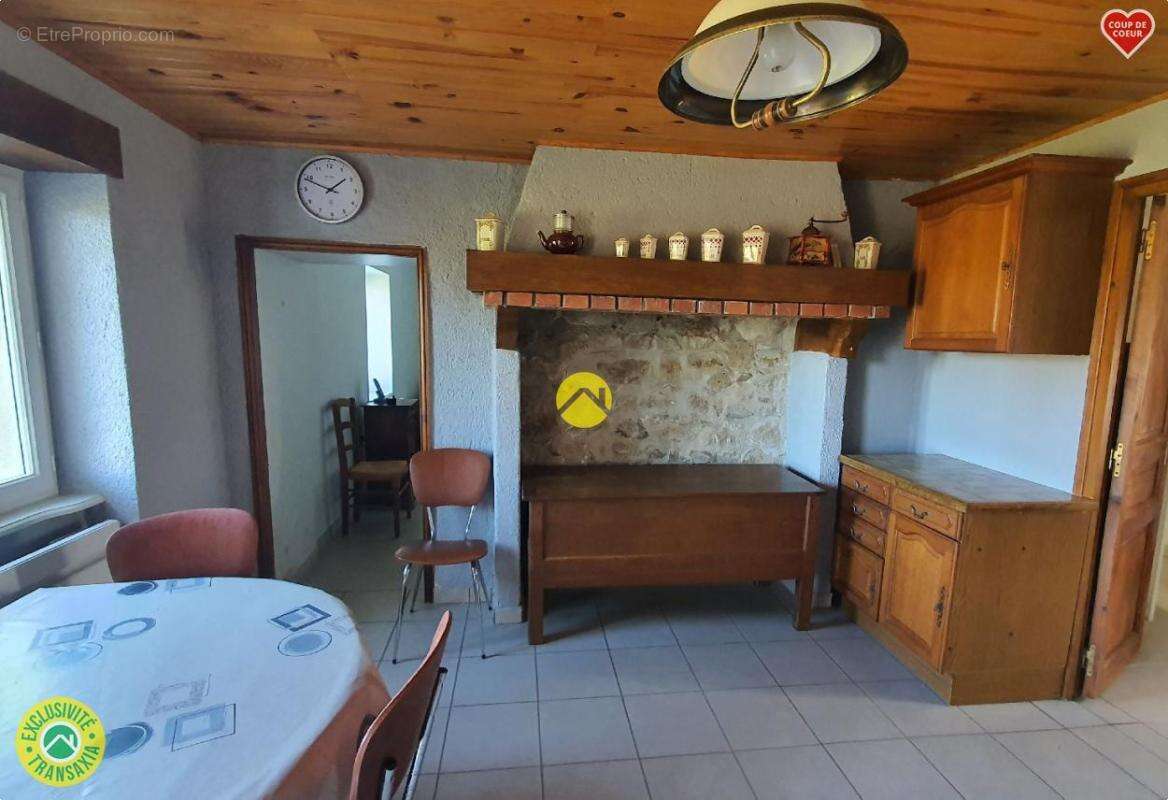 Maison à CONDAT-EN-COMBRAILLE