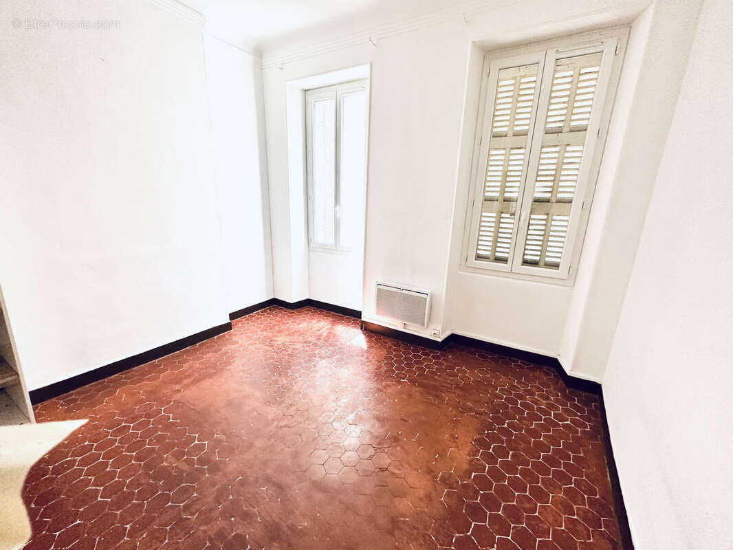 Appartement à MARSEILLE-6E