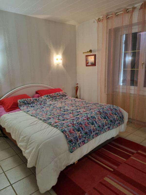 Maison à SAINT-AMAND-MONTROND