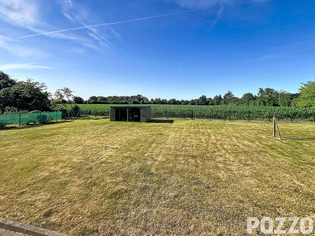 A Vendre  Maison  de plain pied  à Saint Martin Des Entrees (14400) - photo 2