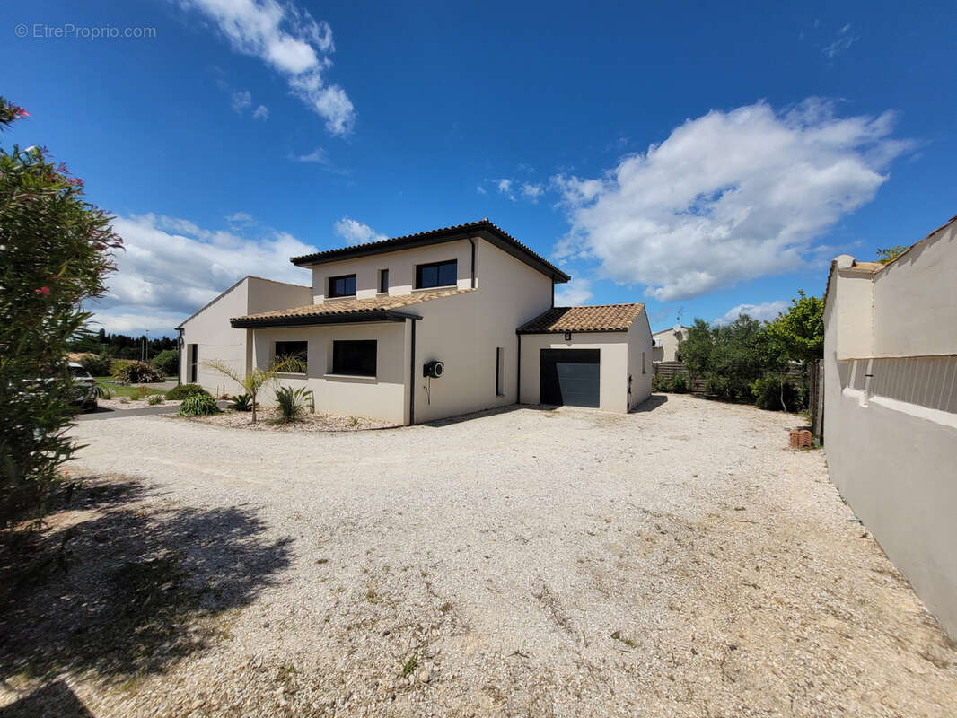 Secteur Clape Superbe Villa neuve de 206m2 sur 1365 m2 de terrain à vendre 697000 €. - photo 27