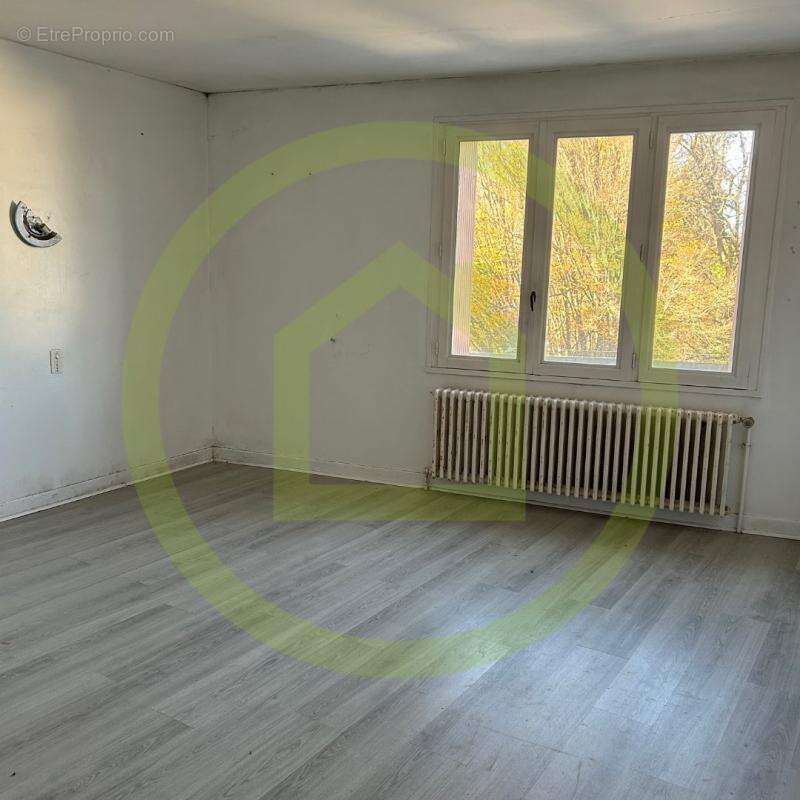 Appartement à LA FERTE-GAUCHER