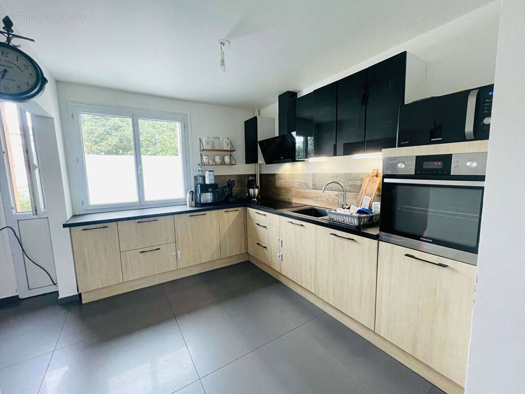 Appartement à PORT-DE-BOUC