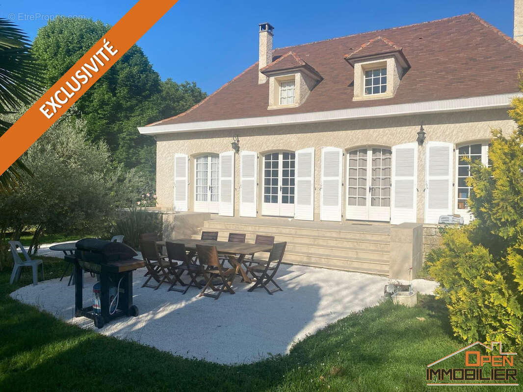 Maison à SAINT-JULIEN-DE-LAMPON