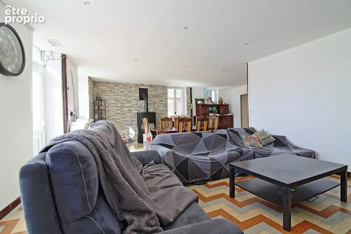 Maison Lapeyrouse Mornay 4 pièce(s) 144 m2 - photo 8