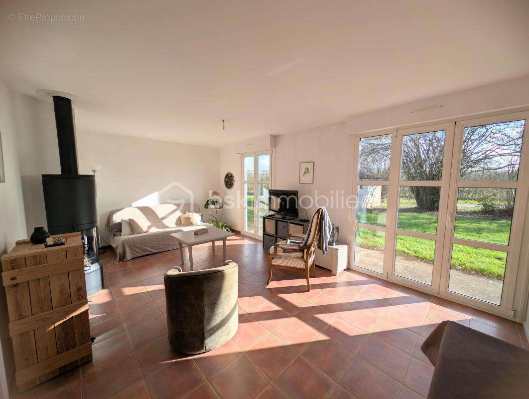 Maison à SAINT-JULIEN-DE-CONCELLES