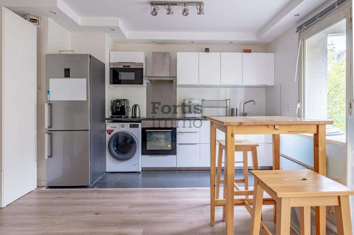 Appartement à PARIS-11E