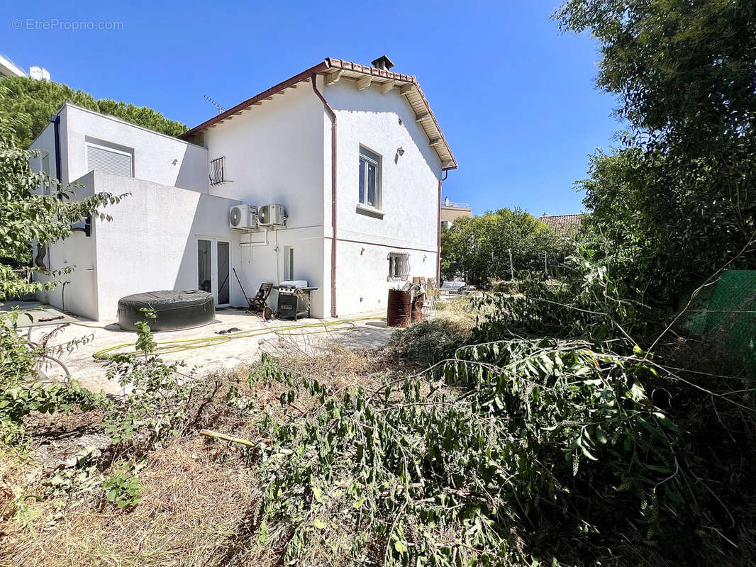 13013 MARSEILLE - Les Olives / Saint-Théodore - Maison 4/5 pièces 168m2 sur 550m2 de terrain - photo 4